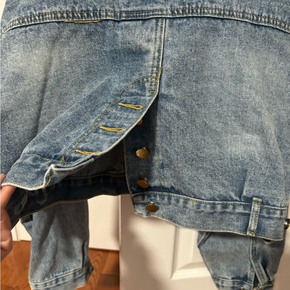 Cropped Denim Jacket 💙 - Picture 7 of 7